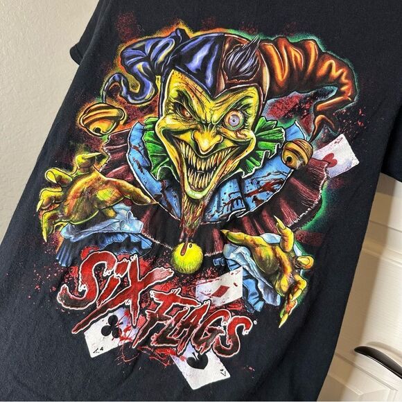 Six Flags Fright Fest Multicolor Killer Clown Graphic Tee Sz XS Halloween Horror - Picture 2 of 6